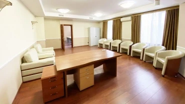 Продається бізнес-центр у Печерському районі Києва