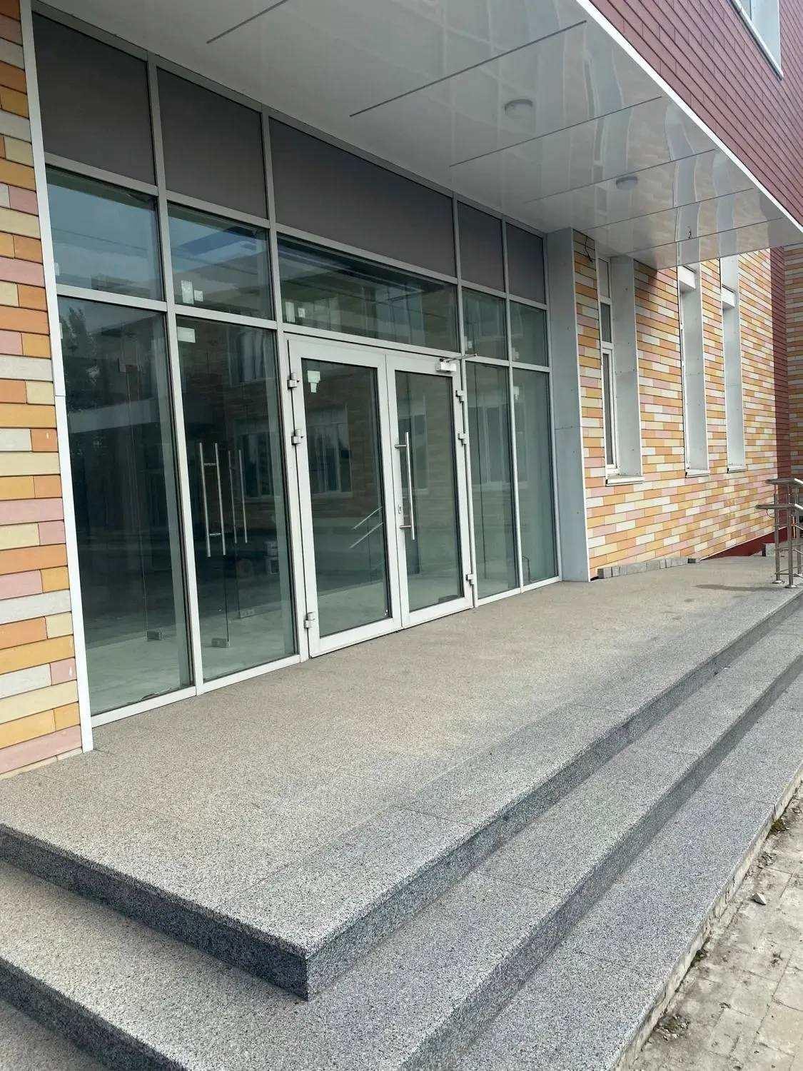 Продам офисное здание Київ, Лугова вул. 3