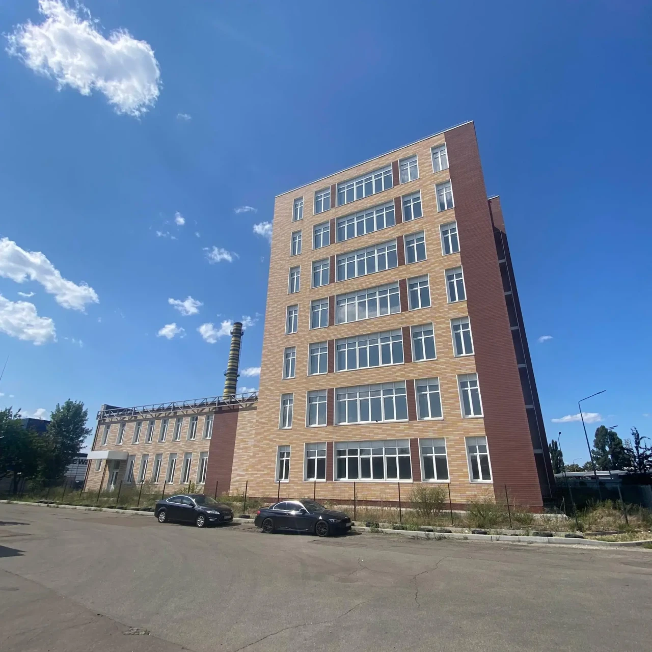 Продам офисное здание Київ, Лугова вул. 2