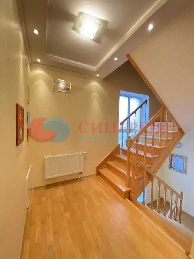 6-к будинок Бучанський, Михайлівка-Рубежівка, вул. Ганни Михайлової 8