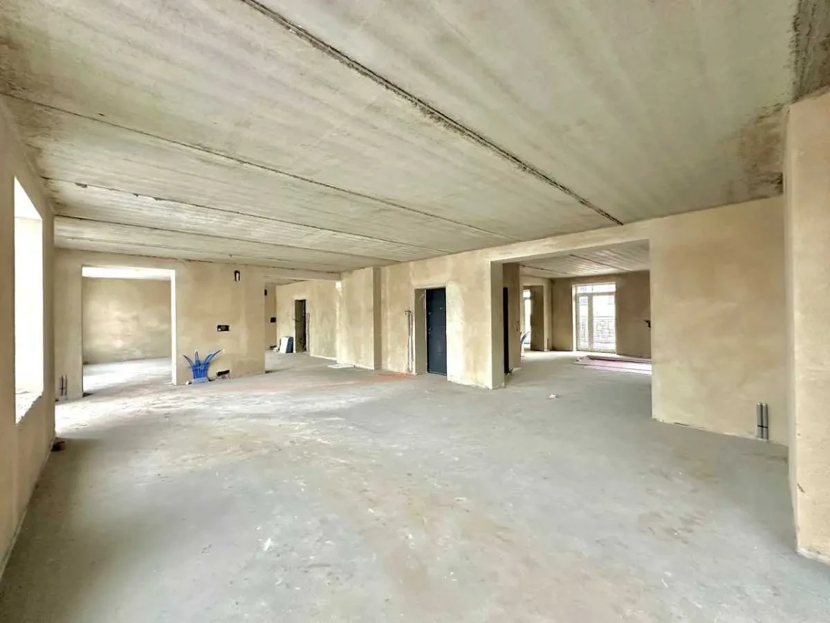 приміщення, будівлі Фастівський, Гатне, Святопетрівська 10