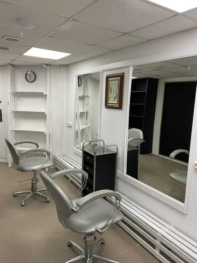 об’єкт сфери послуг Київ, Дніпровський, Раїси Окіпної 4а 8