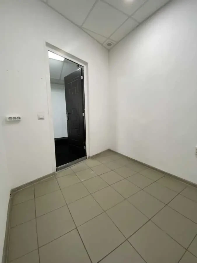 об’єкт сфери послуг Київ, Дніпровський, Раїси Окіпної 4а 14