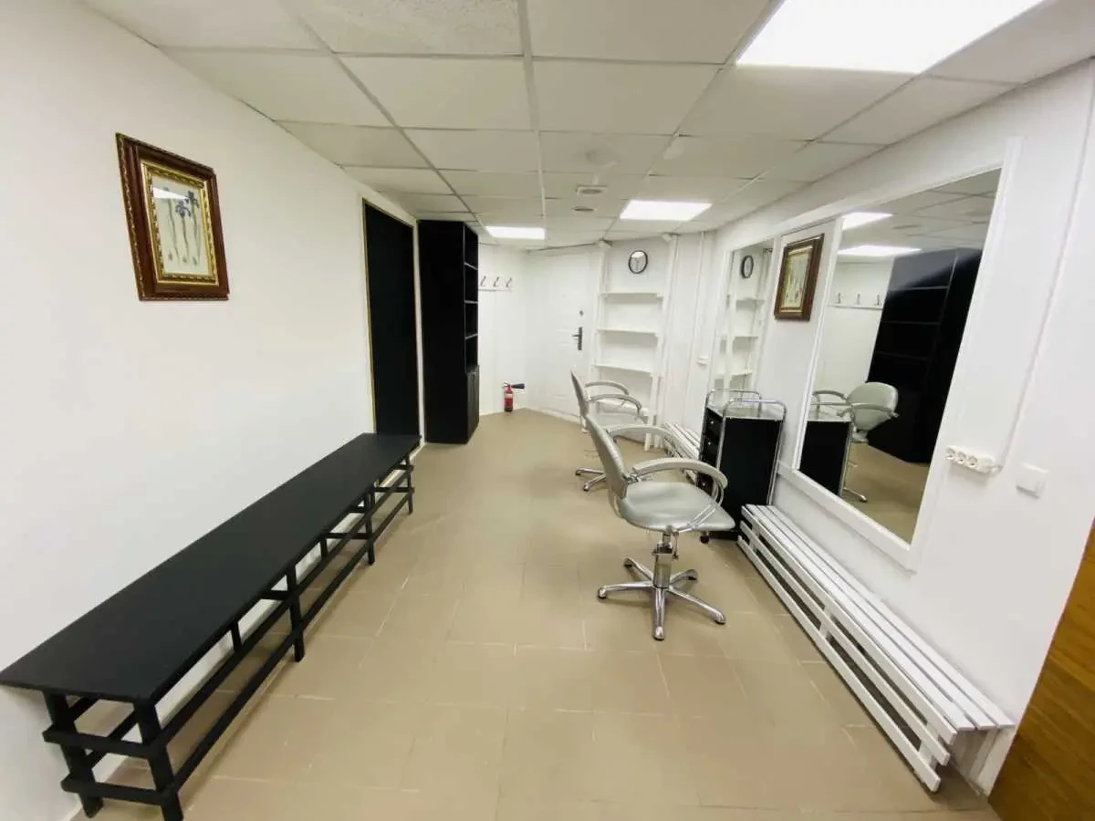 об’єкт сфери послуг Київ, Дніпровський, Раїси Окіпної 4а 10