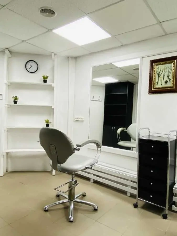 об’єкт сфери послуг Київ, Дніпровський, Раїси Окіпної 4а