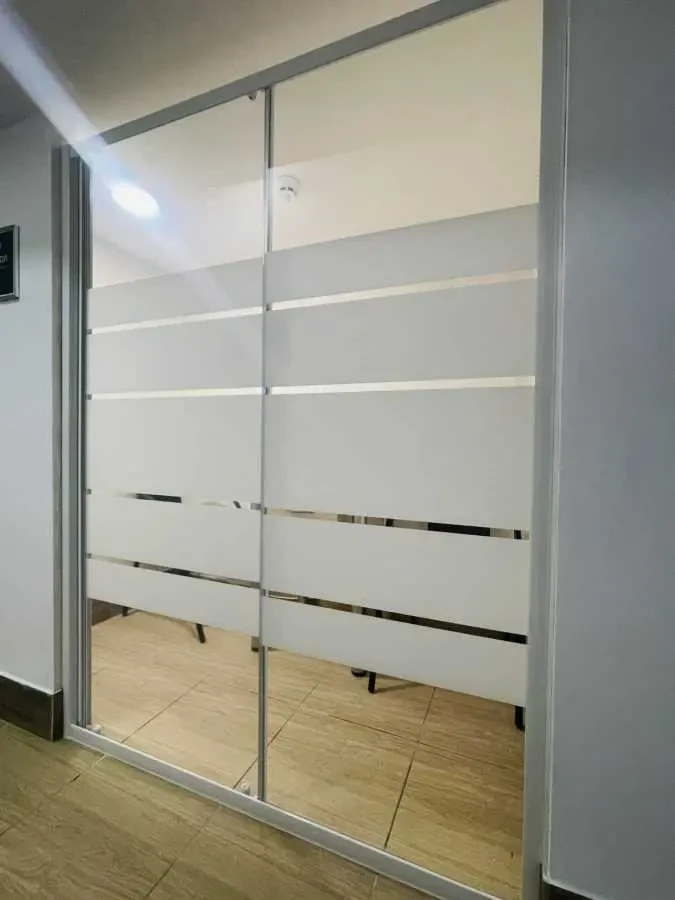 об’єкт сфери послуг Київ, Дніпровський, Раїси Окіпної 8 2