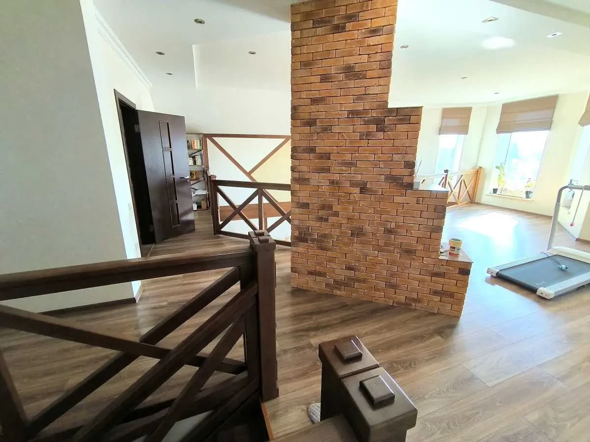 5-к будинок Бучанський, Макарів, квіткова 12