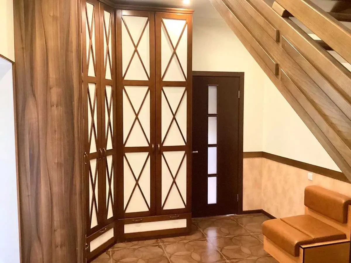 5-к будинок Бучанський, Макарів, квіткова 19