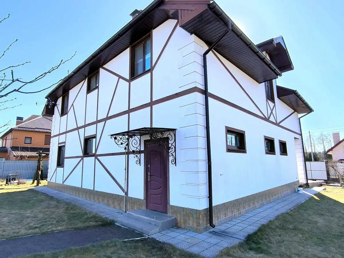 5-к будинок Бучанський, Макарів, квіткова 2