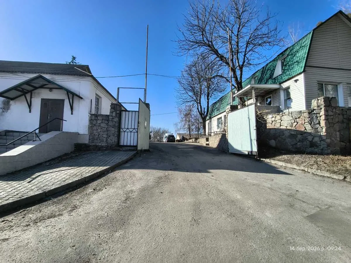 виробничі приміщення Канівський, Канів, Іллєнка 9