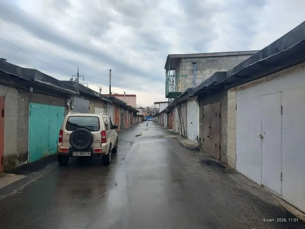 окремий гараж Київ, Деснянський, Миколи Закревського 93 2