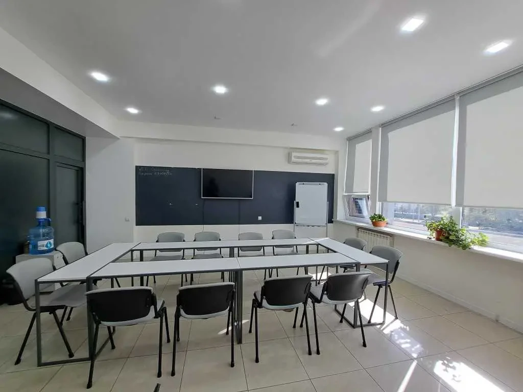 офісне приміщення Київ, Дніпровський, Євгена Сверстюка 11б