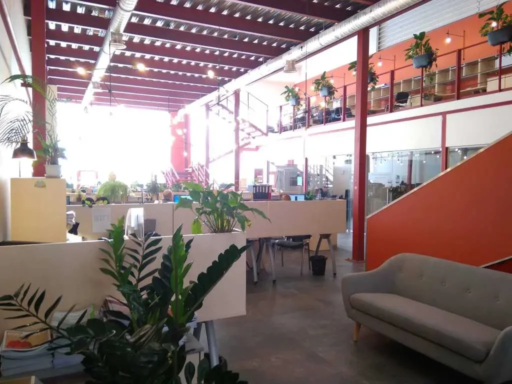 офісна будівля Київ, Дніпровський, Євгена Сверстюка 11 4