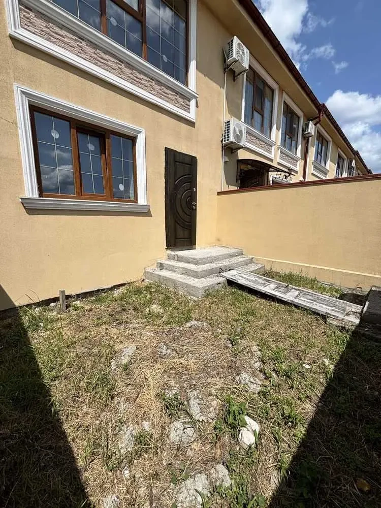 2-к таунхаус Бучанський, Святопетрівське, Липська 30