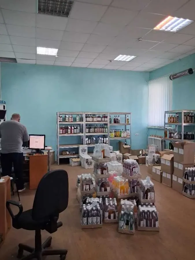 склади Київ, Дніпровський, Празька 3