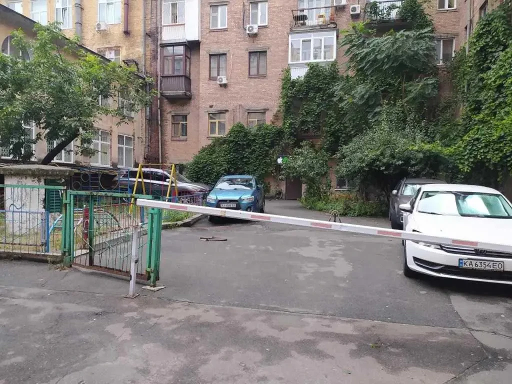 офісна будівля Київ, Шевченківський, Прорізна 3 17