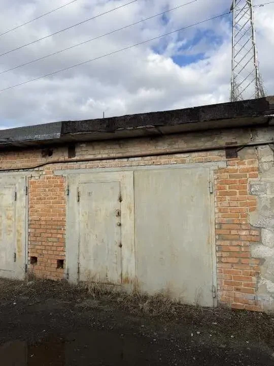 місце в гаражному кооперативі Київ, Оболонський, Резервна 8 7