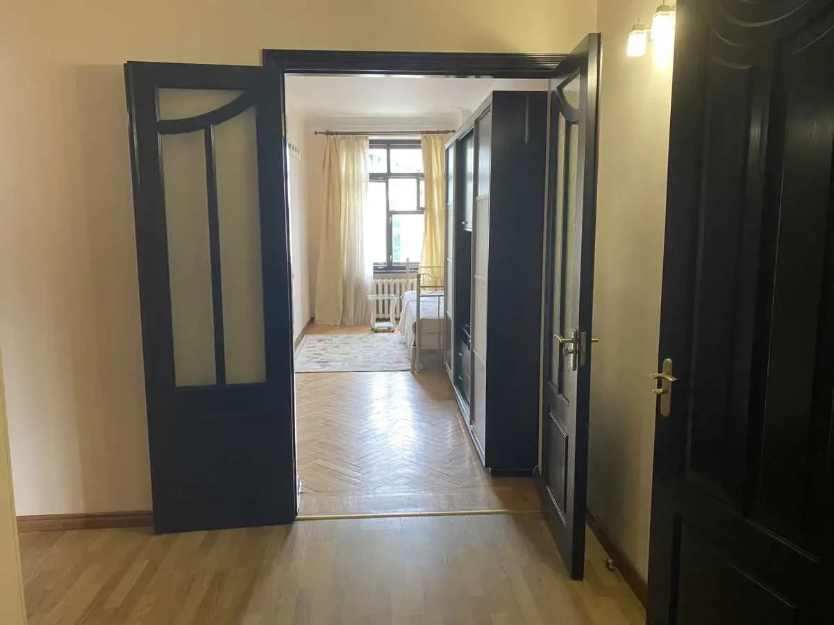 3-к квартира Київ, Шевченківський, Мельникова 6 6