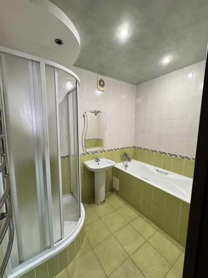 2-к квартира Броварський, Бровари, Незалежності 17 16