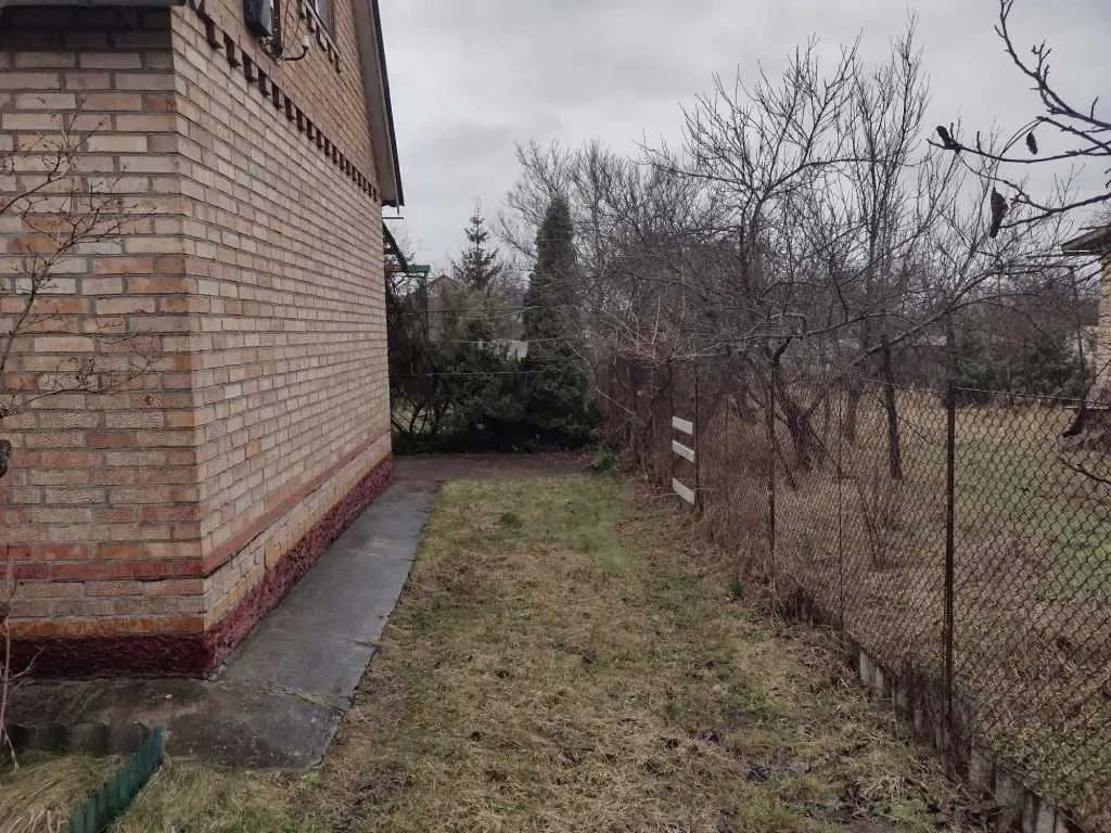 3-к дача Бучанський, Пороскотень, Бузкова 13