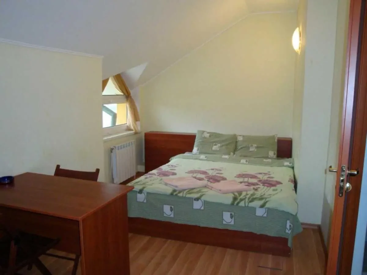 готель Яворівський, Глиниці, Львівська 10