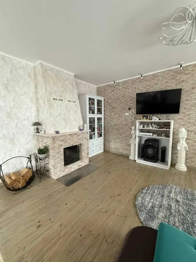 4-к будинок Обухівський, Круглик, Озерна 6