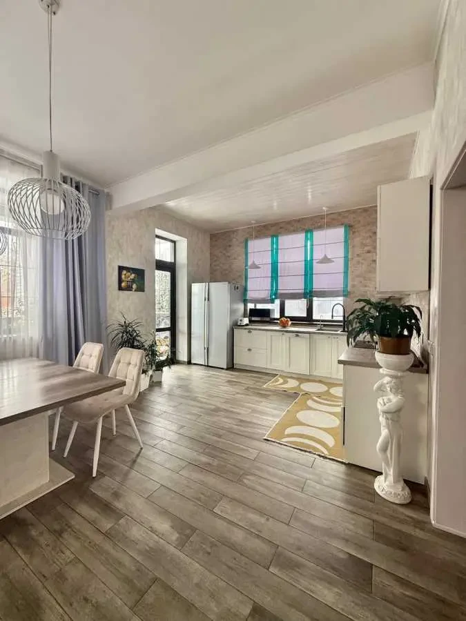 4-к будинок Обухівський, Круглик, Озерна 2