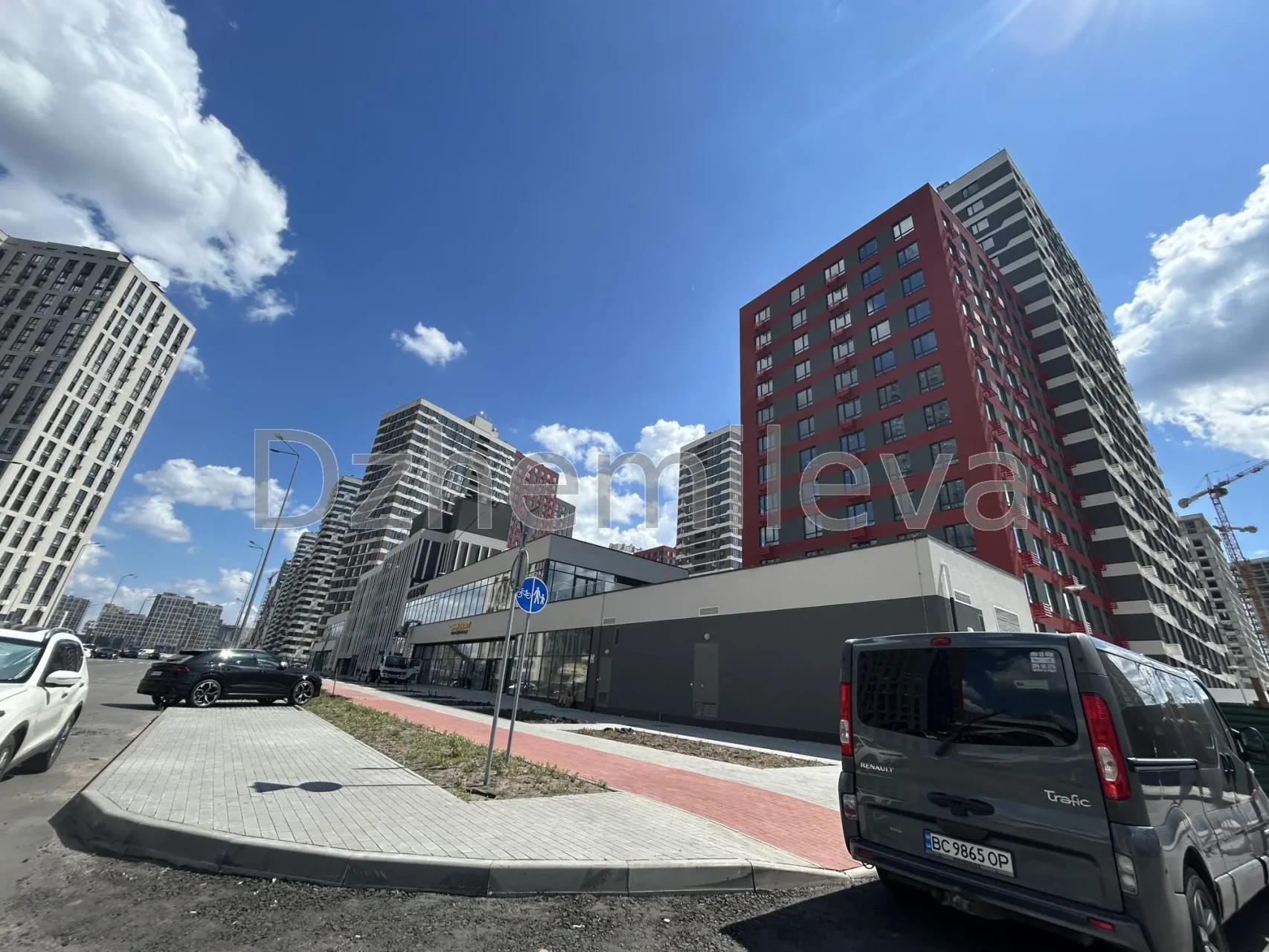 ЖК Варшавський 3 продам простора однокімнатна квартира 44м2 3