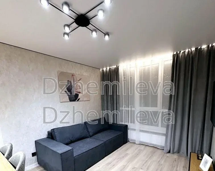 ЖК Варшавський 2 продам простора однокімнатна квартира 47м2