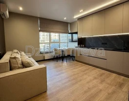 Варшавський 2 Київ Продаж квартира 77м2 з ремонтом Укриття Генератор