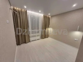 продам простора трикімнатна квартира 85м2 ЖК Варшавський 3