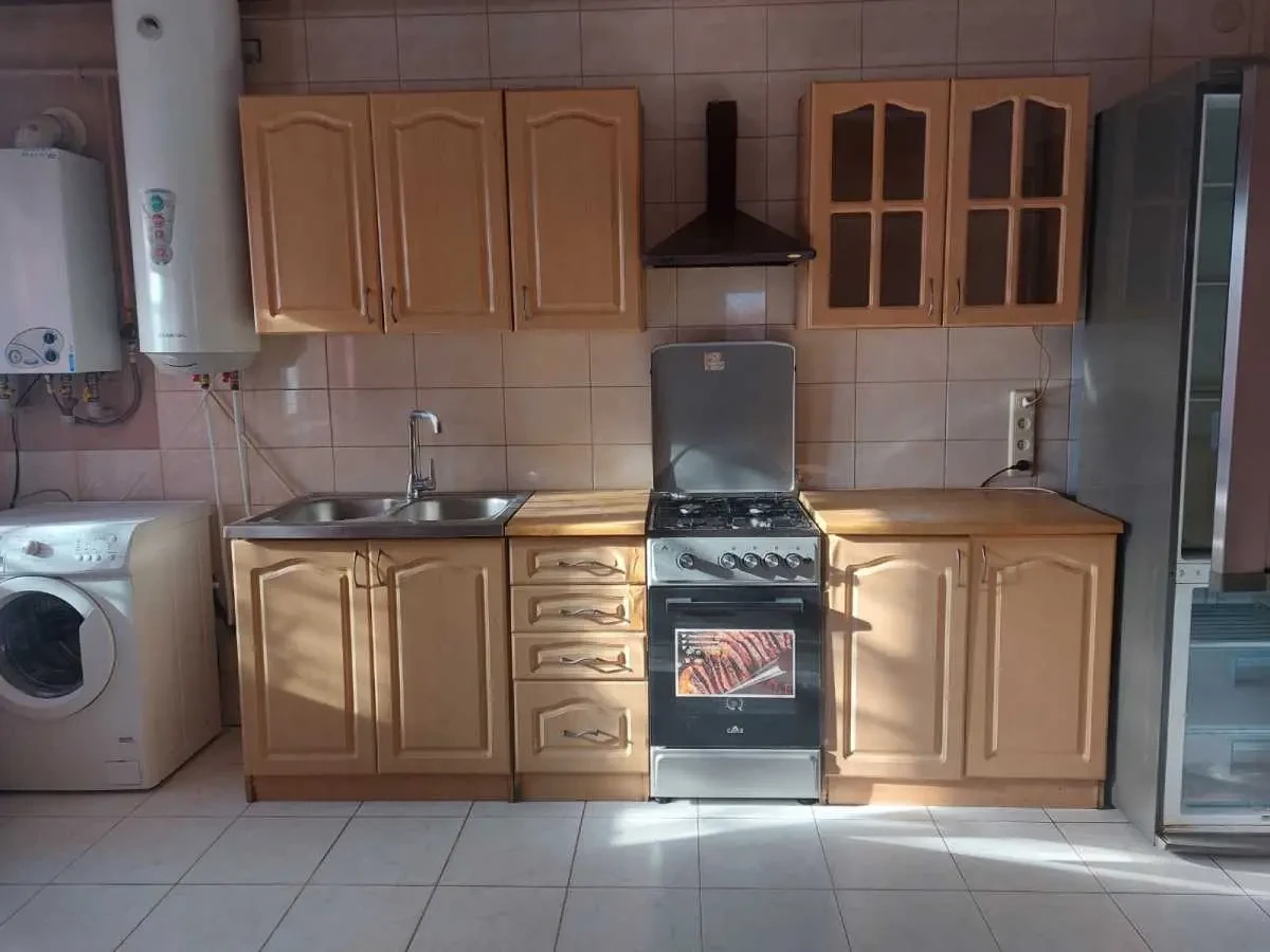 2-к будинок Одеса, Пересипський, Лизы Гинзбург 2