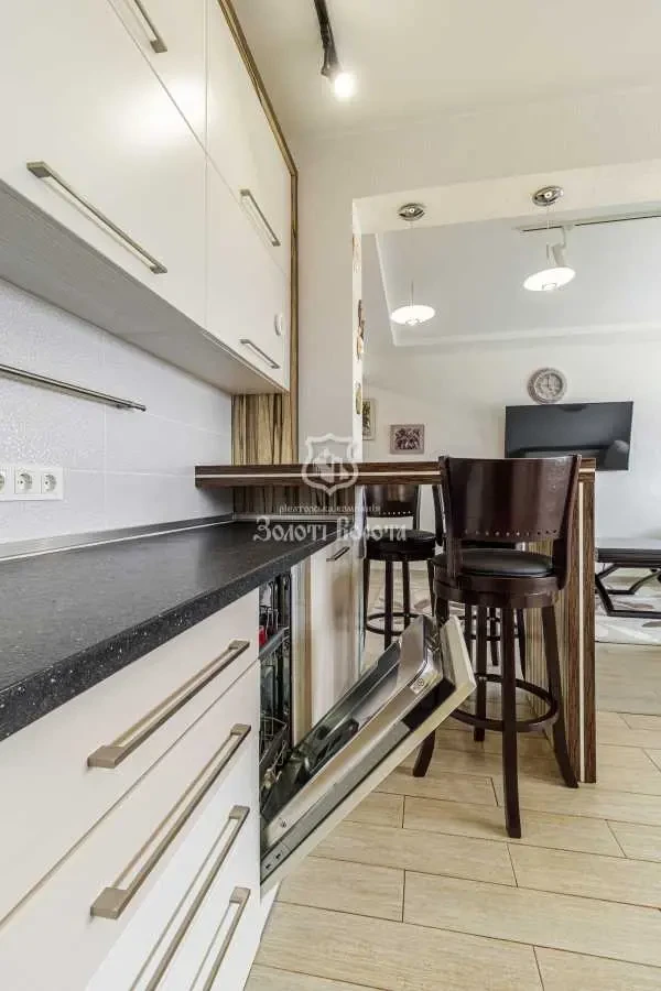 4-к квартира Бучанський, Софіївська Борщагівка, Південна вул. 7 7