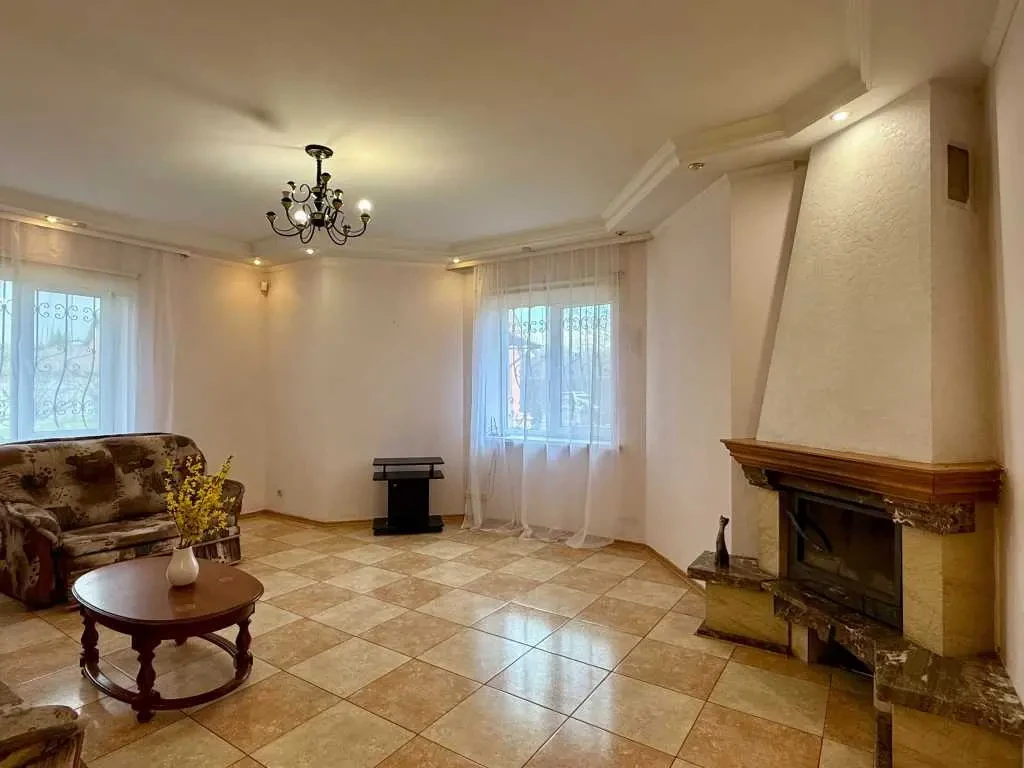 4-к квартира Вишгородський, Старі Петрівці, Леси Украинки 5