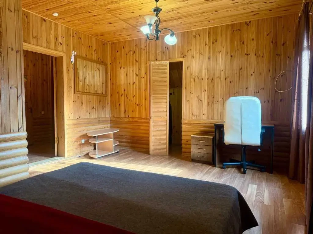 4-к квартира Вишгородський, Старі Петрівці, Леси Украинки 15