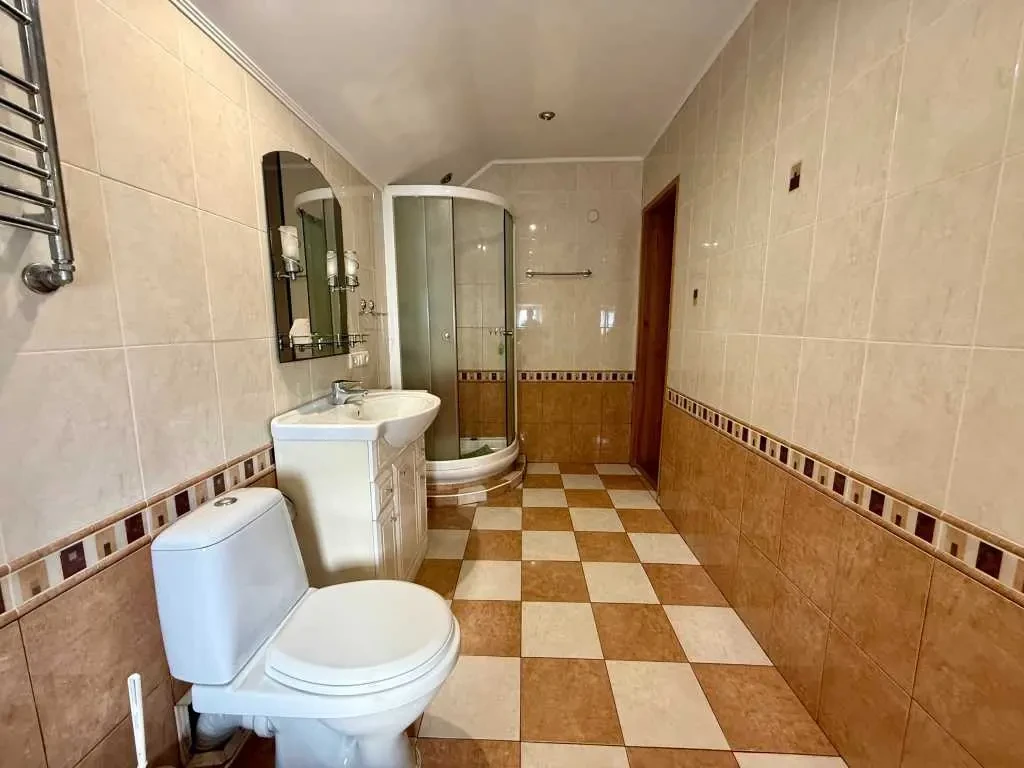 4-к квартира Вишгородський, Старі Петрівці, Леси Украинки 18