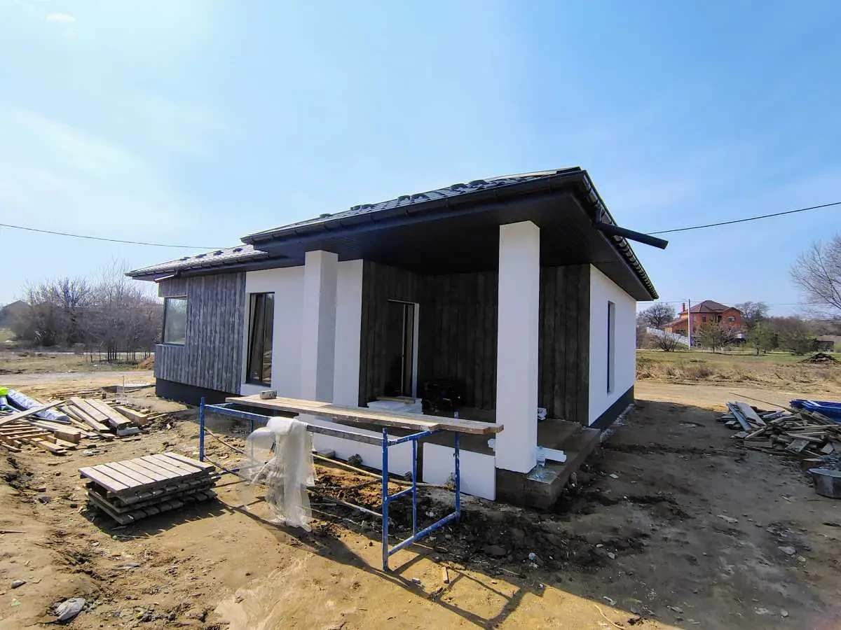 3-к будинок Фастівський, Путрівка, Короленка 4