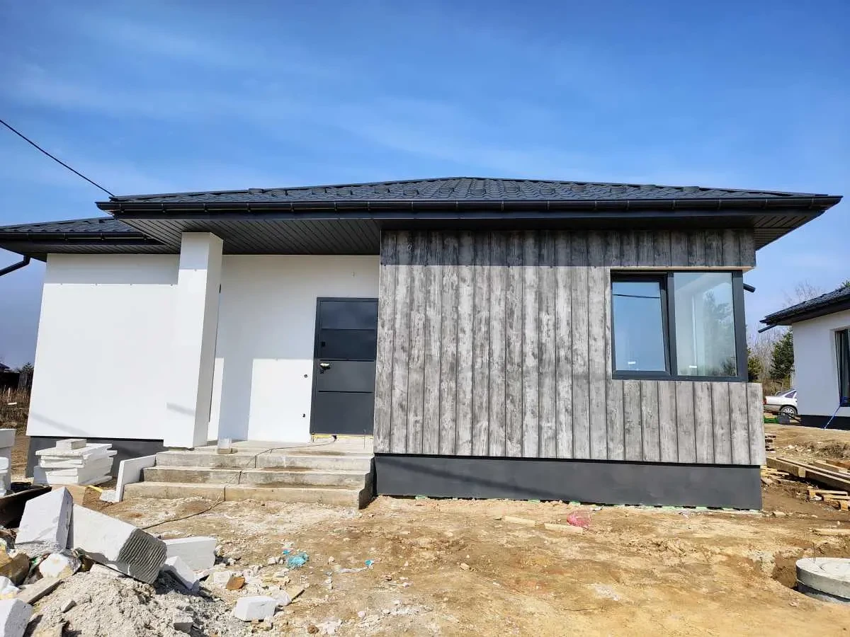 3-к будинок Фастівський, Путрівка, Короленка 2