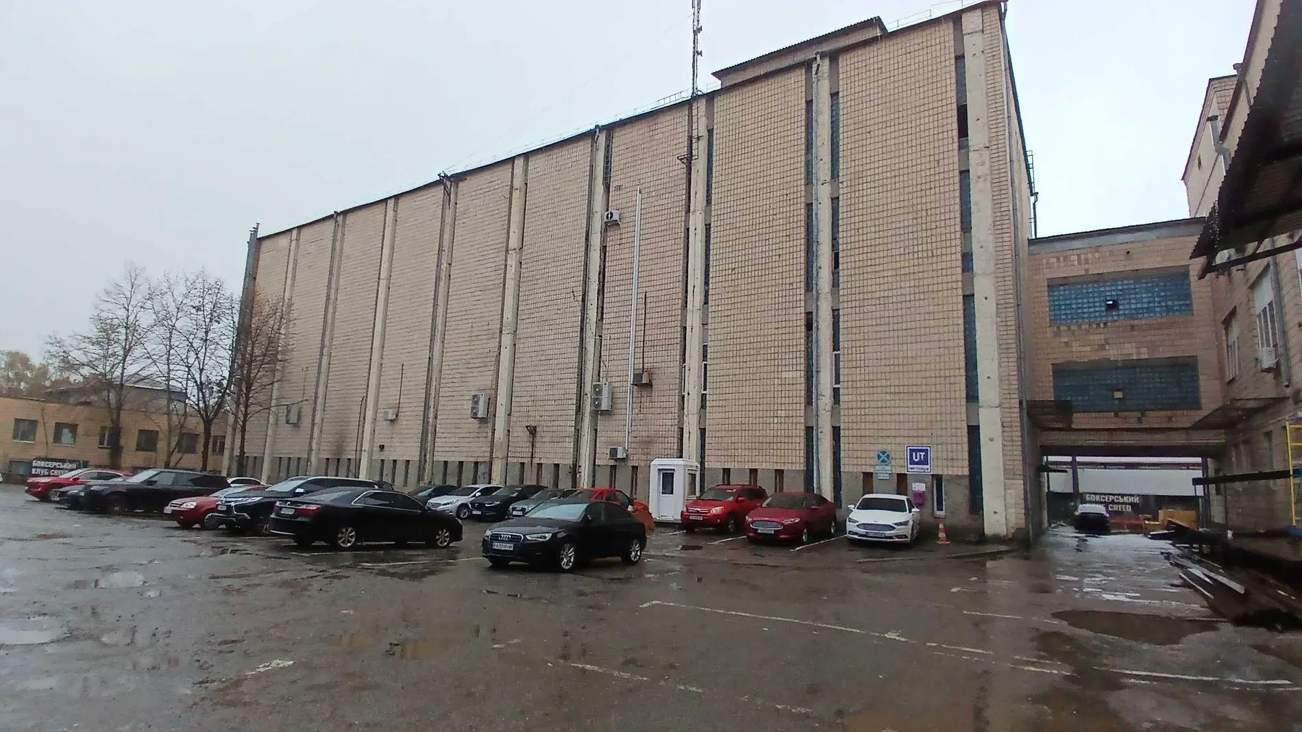 Сдам помещение свободного назначения Київ, Салютна вул.