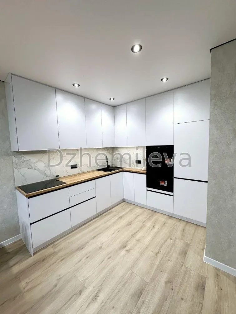 Продам квартиру ЖК Варшавский 2 Київ, Родини Крістерів вул. 4