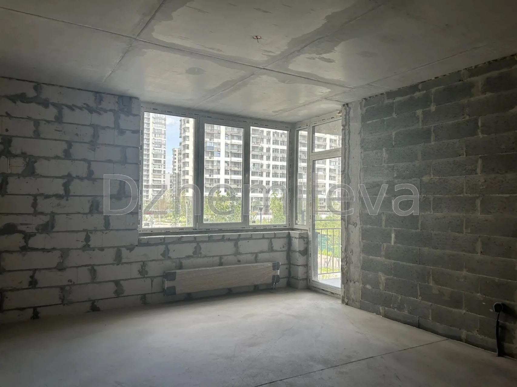 ЖК Варшавський продам простора двокімнатна квартира 80м2 4