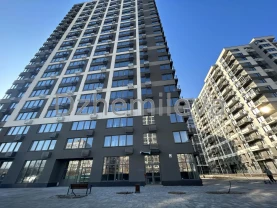 ЖК Варшавський продам простора двокімнатна квартира 80м2