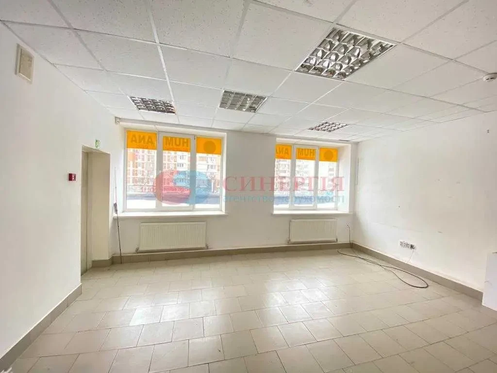 торгові площі Київ, Оболонський, Героїв Сталінграду 65 10