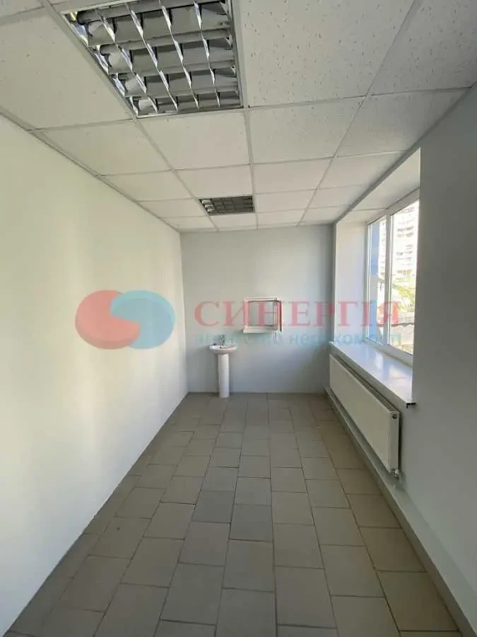 торгові площі Київ, Оболонський, Героїв Сталінграду 65 6