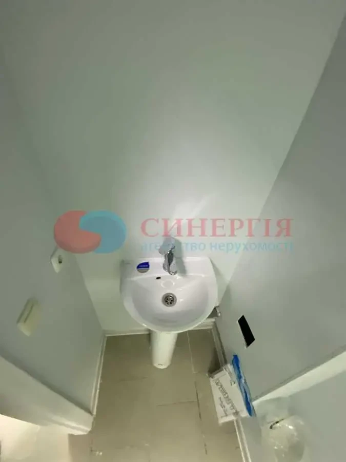 торгові площі Київ, Оболонський, Героїв Сталінграду 65 10