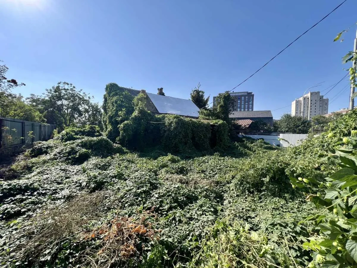 ділянка під житлову забудову Київ, Голосіївський, Валерія Лобановськ.. 6