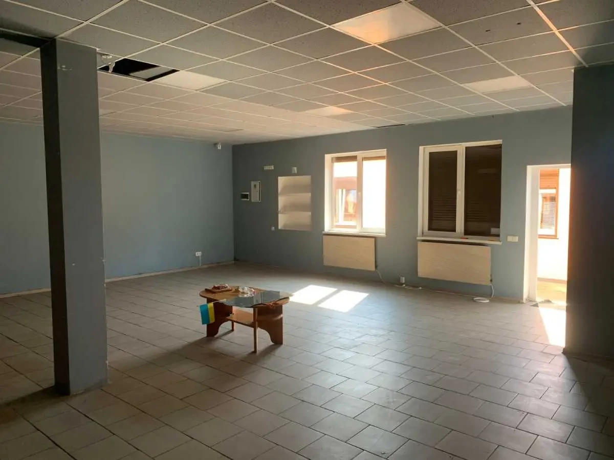 торгові площі Фастівський, Калинівка, Центральна 36 9