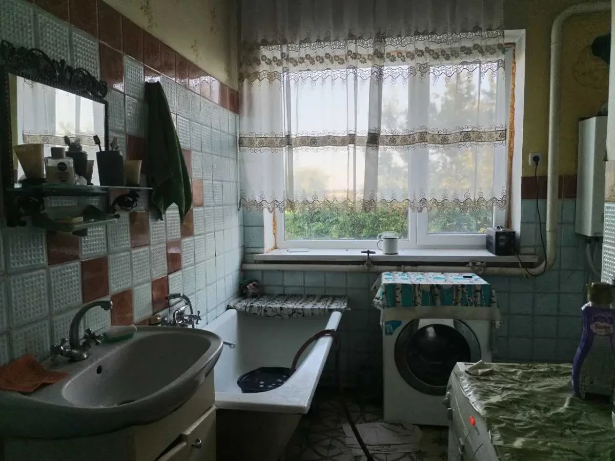 4-к будинок Фастівський, Фастівець, Фастівецька 11