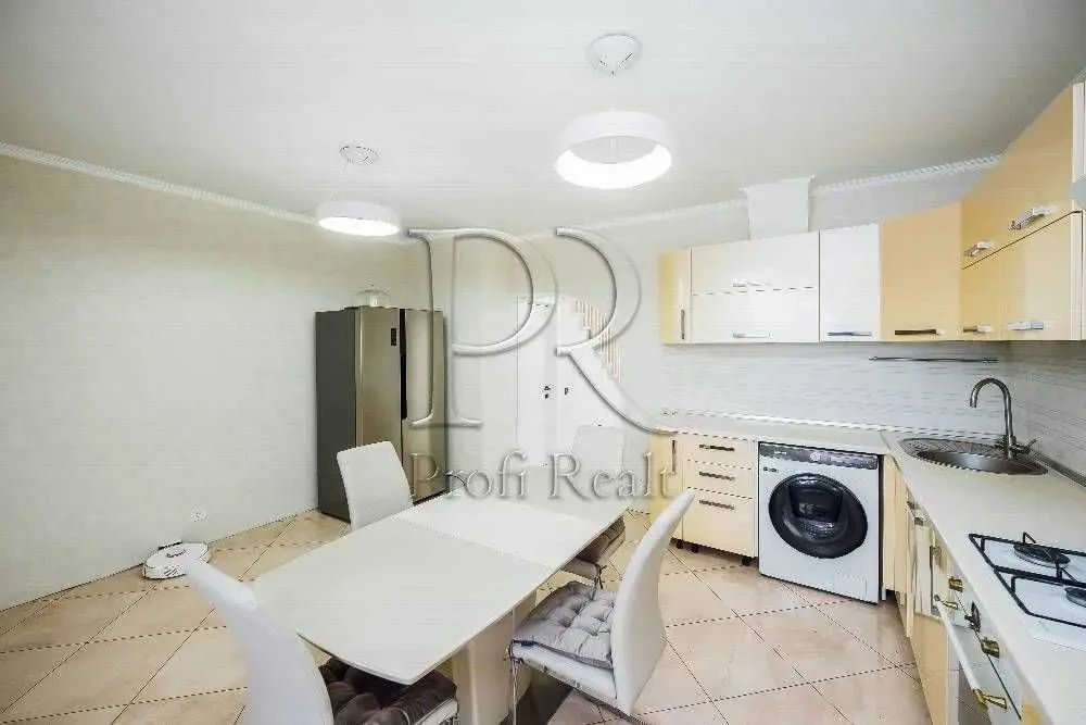 4-к таунхаус Бучанський, Святопетрівське, Незалежності вулиця 3