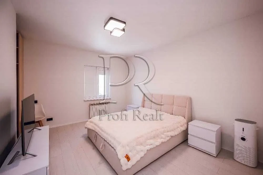 4-к таунхаус Бучанський, Святопетрівське, Незалежності вулиця 8